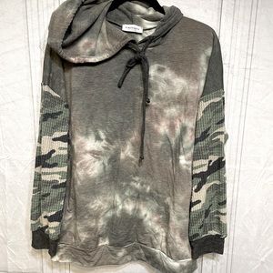 First Love sweatshirt - Camo size L
